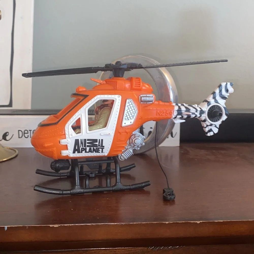 Animal Planet and News Helicopters Children's Kids Toys Lot of 2 Helicopters